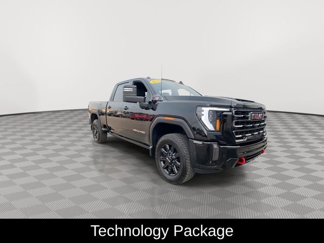 Used 2024  GMC AT4 image 2