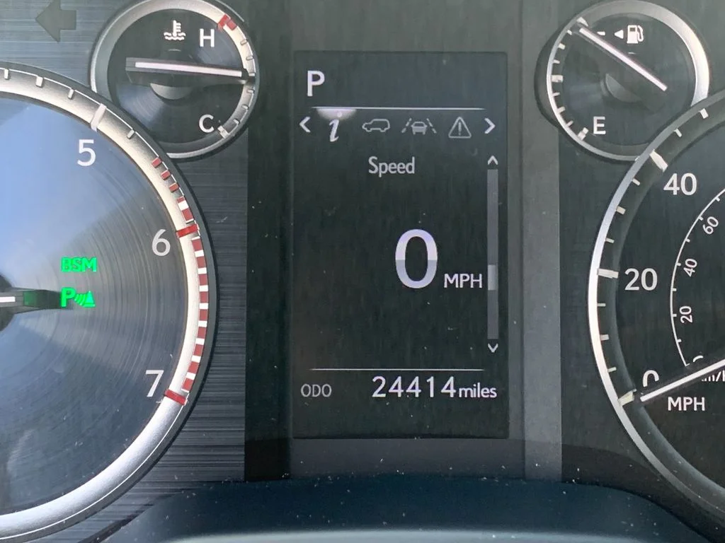Used 2023 Black Lexus 460 image 32