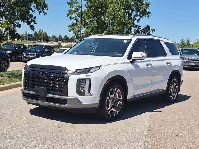 Used 2024 White Hyundai SEL image 3