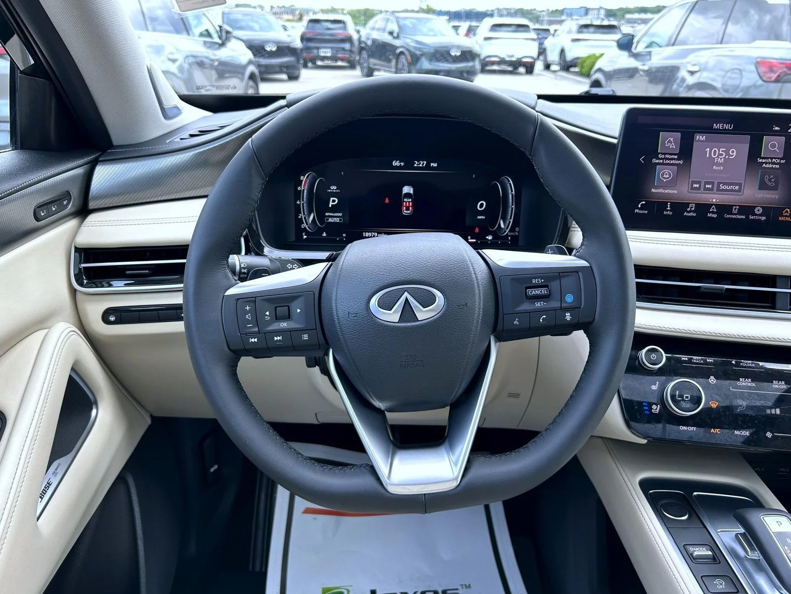 Used 2025 Black INFINITI LUXE image 11