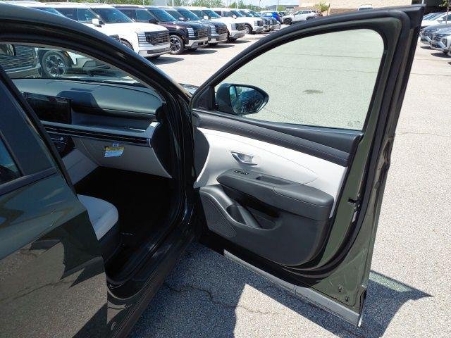 New 2026 Green Hyundai SE image 31