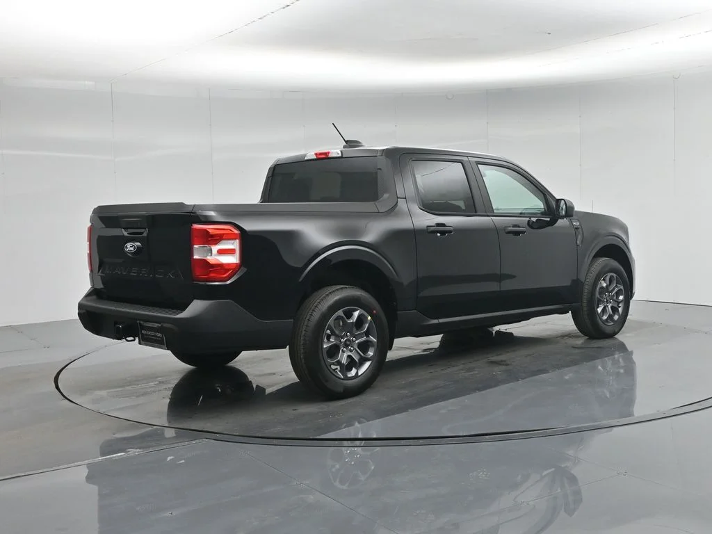 New 2026 Black Ford XLT image 28