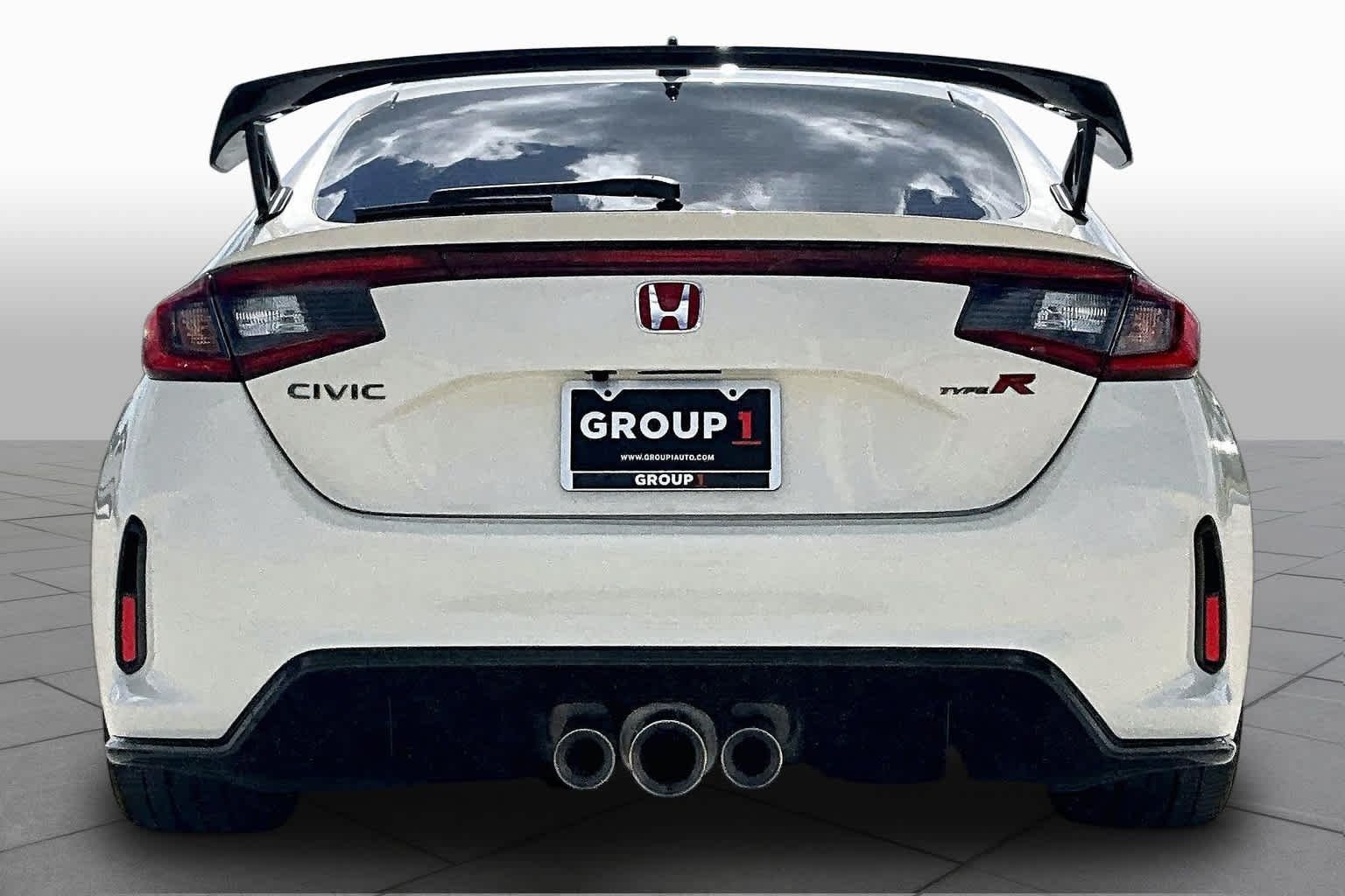 Used 2025 Championship White Honda  image 5