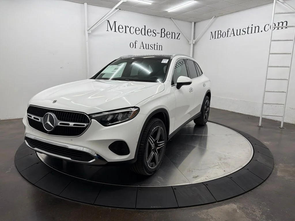 New 2027 White Mercedes-Benz GLC 300 image 3