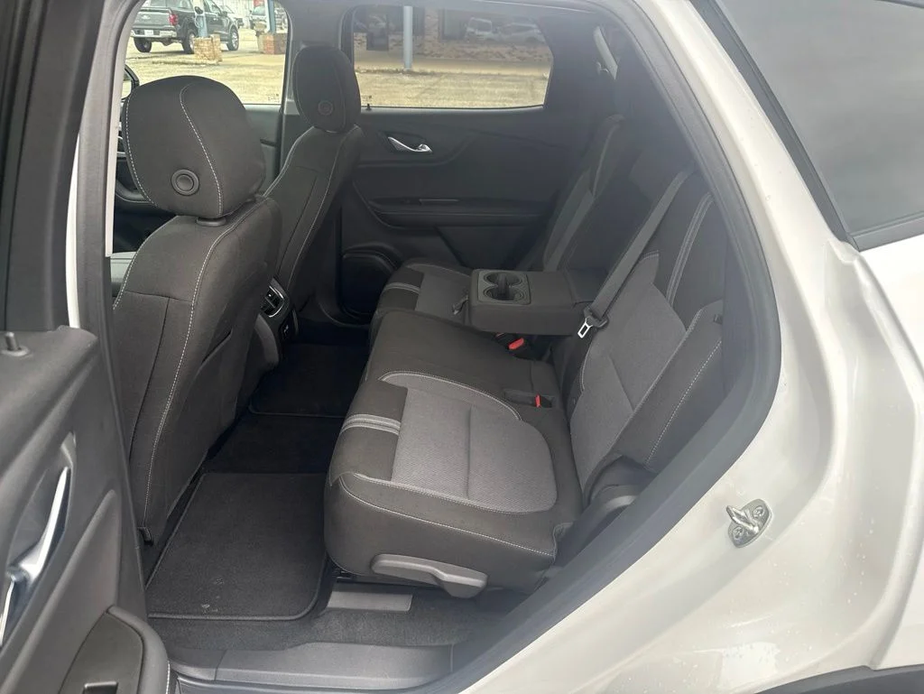Used 2025 White Chevrolet LT image 12