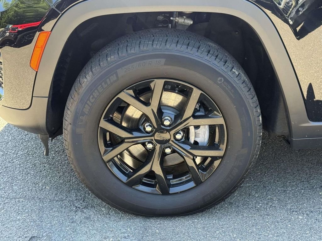 Used 2025 Black Jeep Altitude X image 11