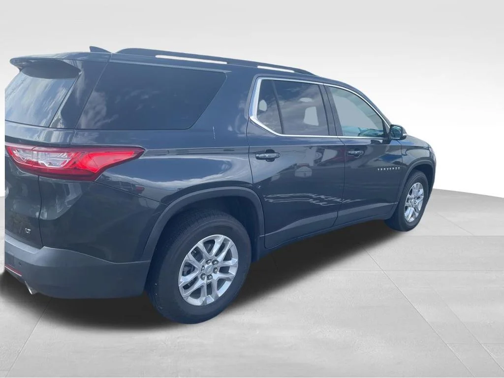 Used 2021 Gray Chevrolet LT image 3