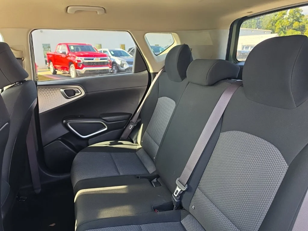 Used 2021 Green Kia X-Line image 11