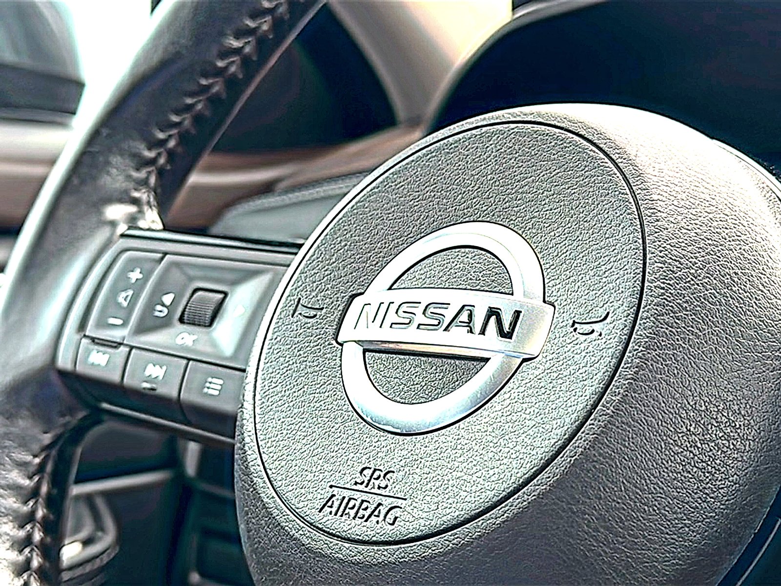 Used 2021 Gun Metallic Nissan SL FWD image 31