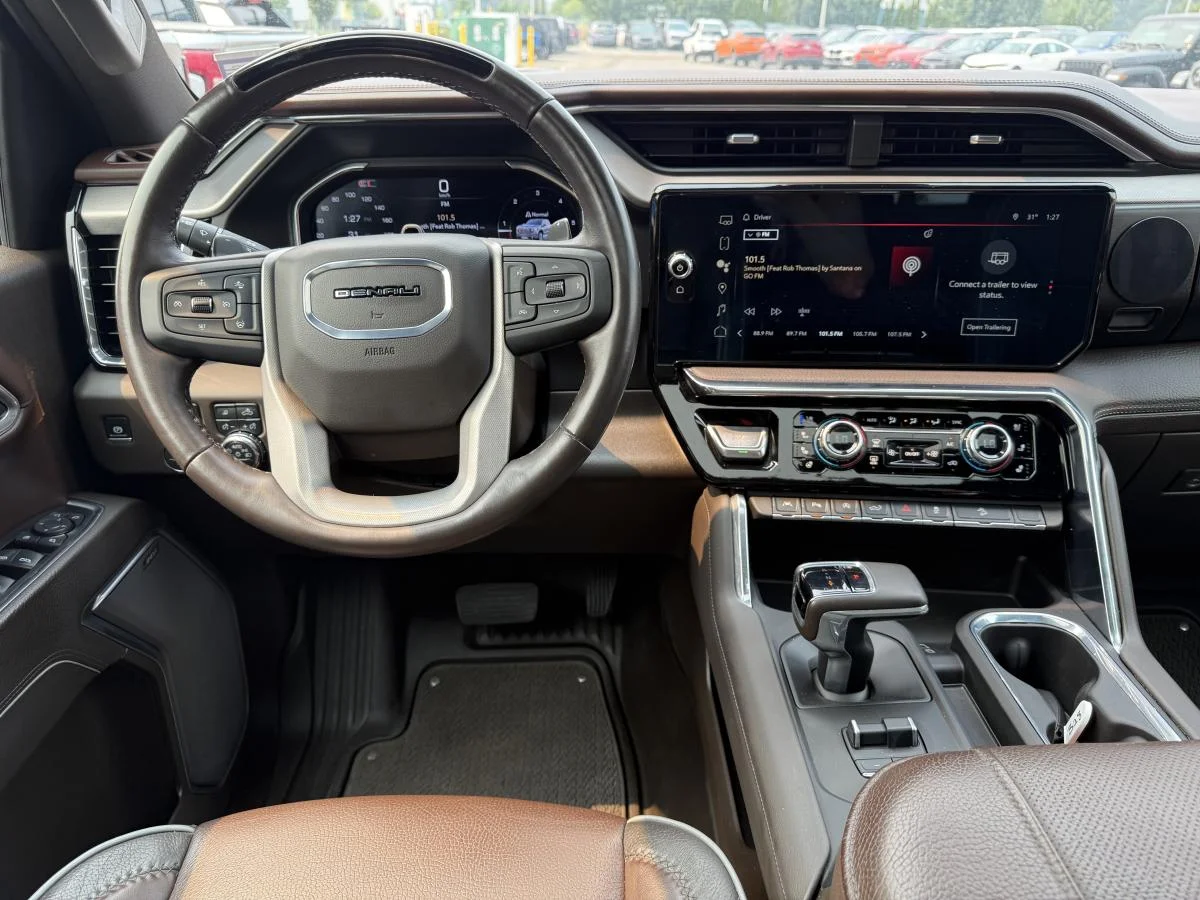 Used 2025 Black GMC Denali image 21