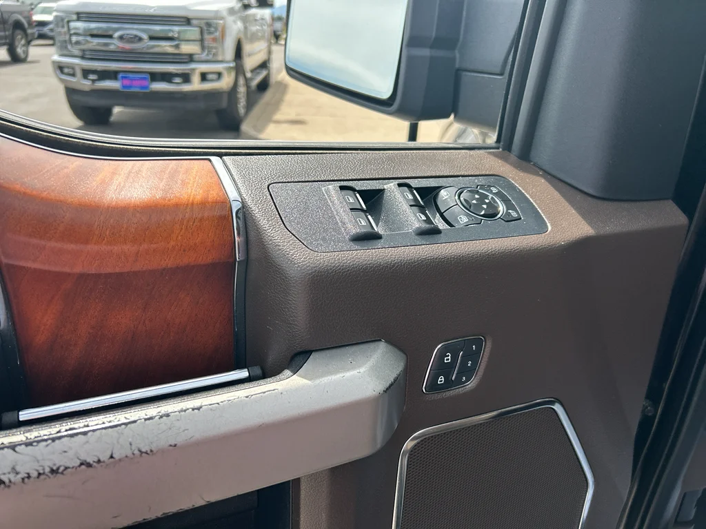 Used 2020 Agate Black Metallic Ford King Ranch image 7