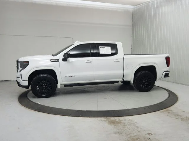 Used 2023 White GMC AT4X image 5