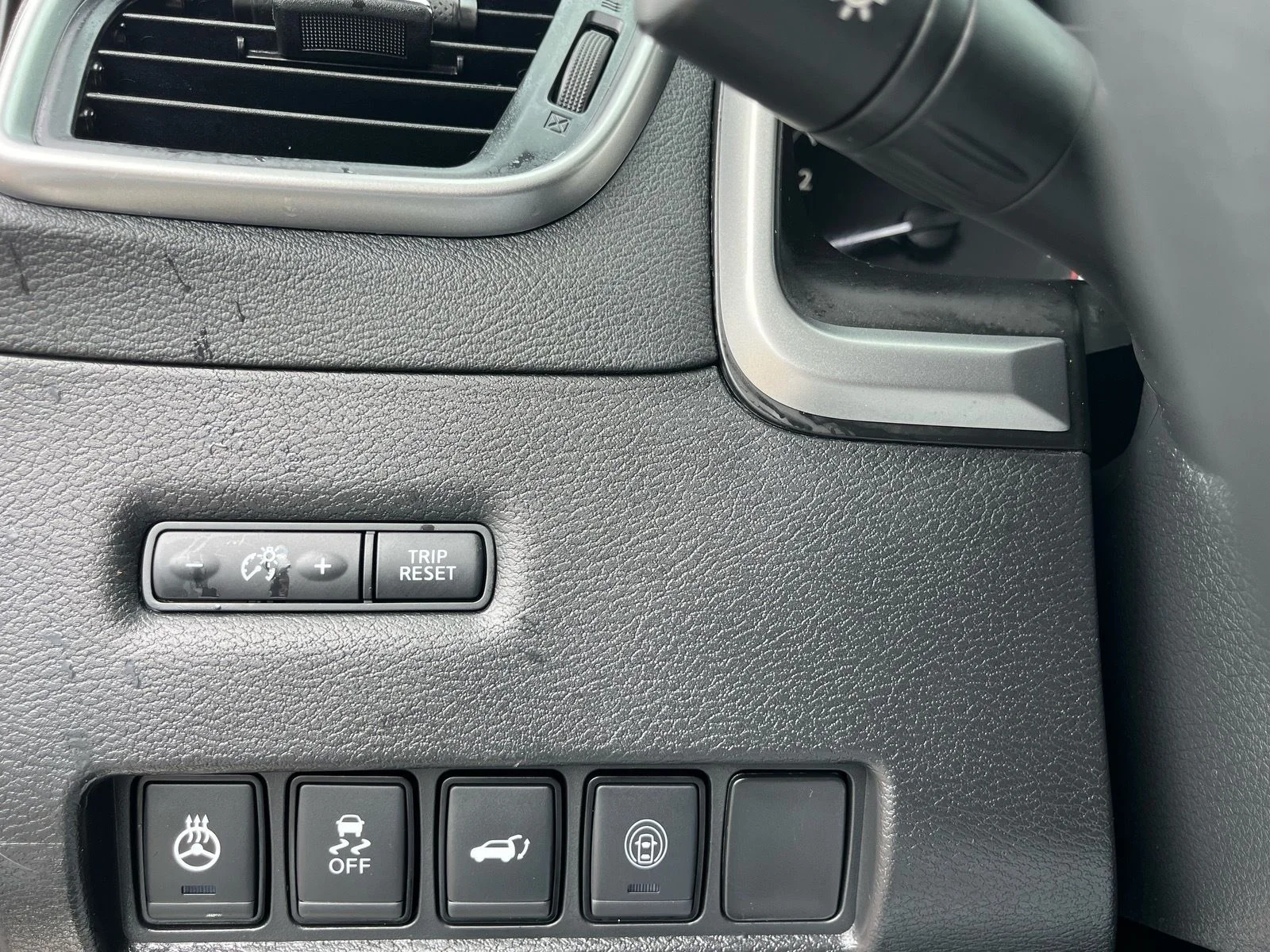Used 2019 Pearl White Tricoat Nissan SL image 27