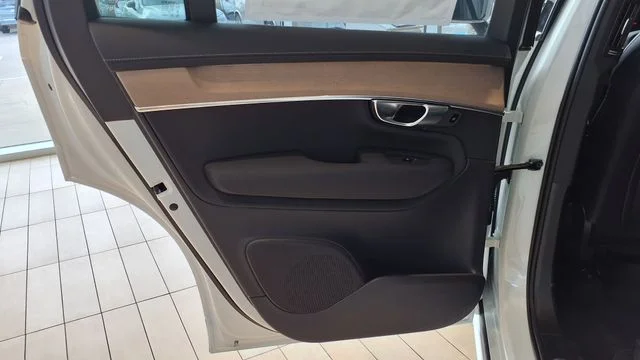 New 2026 Crystal White Volvo Plus image 14