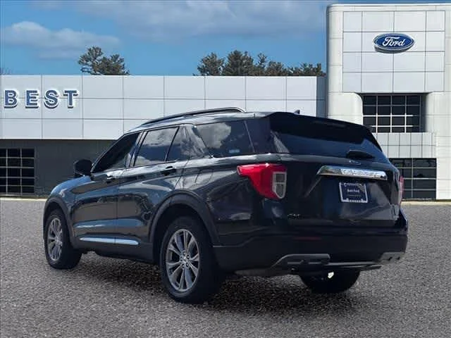 Used 2022 Forged Green Metallic Ford XLT image 7