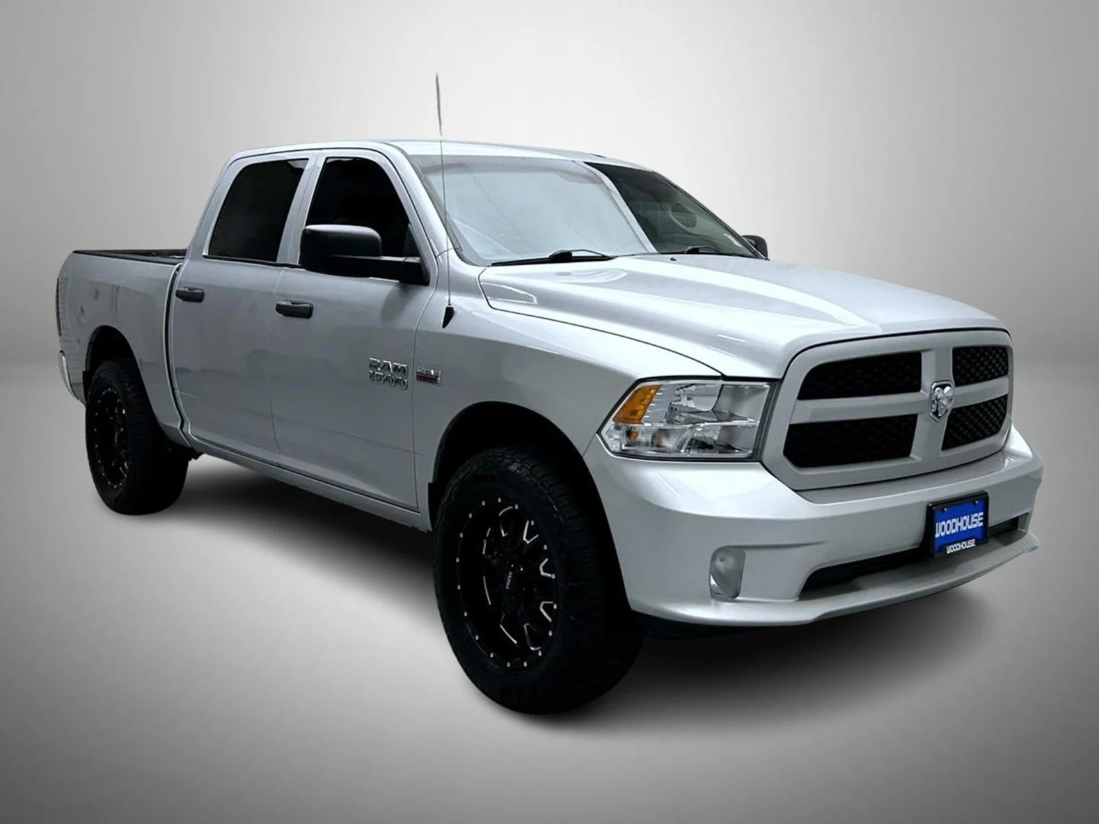 Used 2018 Silver Ram Express image 3