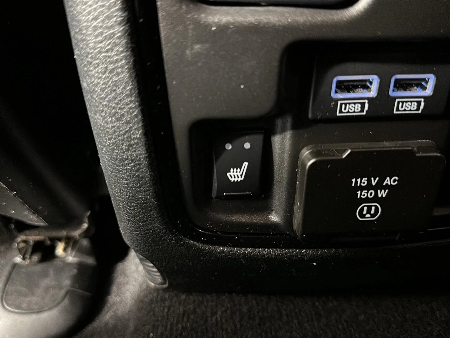 Used 2025 Vapour Grey Dodge R/T image 24