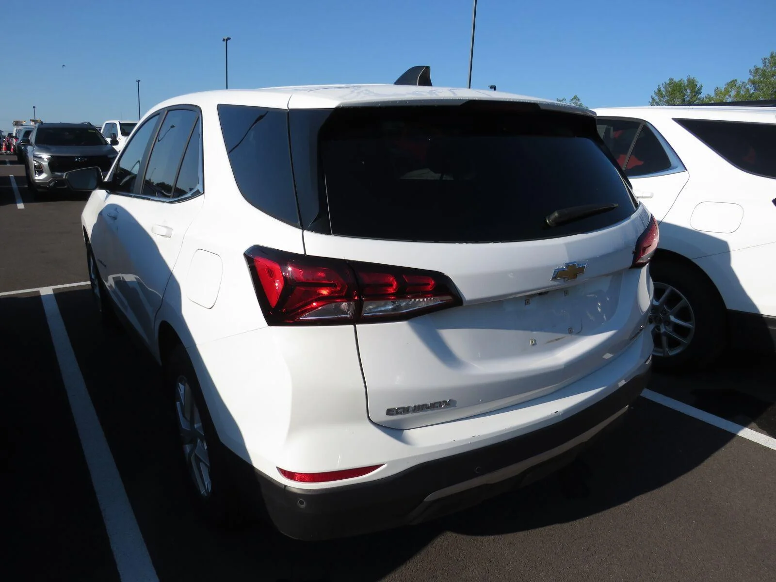 Used 2024 Summit White Chevrolet LT image 9