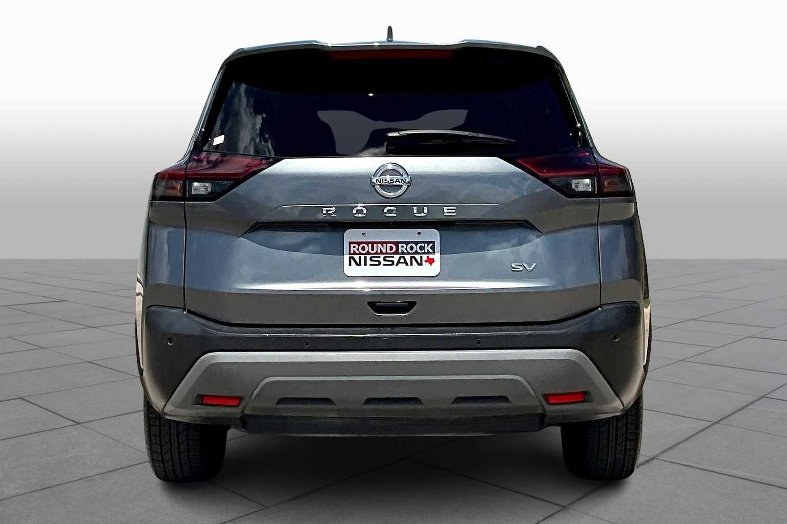 Used 2021 Gun Metallic Nissan SV image 5
