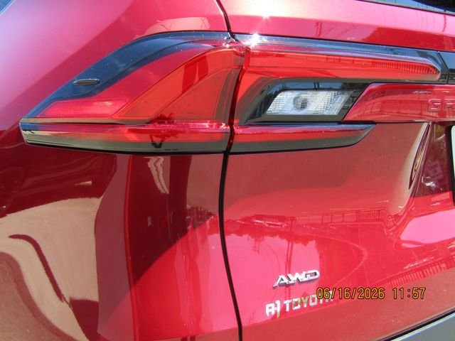 Used 2024 Pearl Toyota XLE image 7