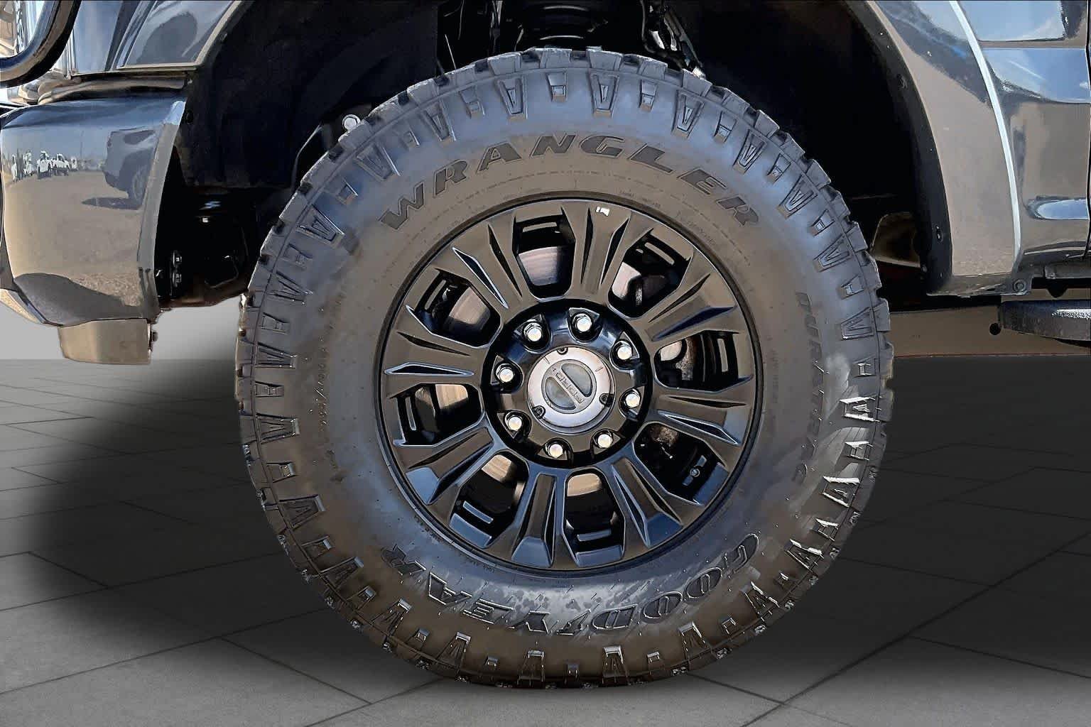 Used 2021 Lithium Gray Ford Platinum image 11