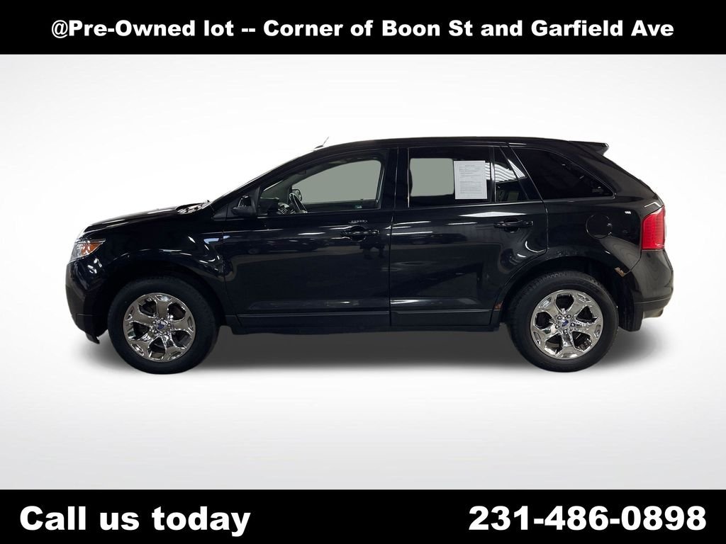 Used 2013  Ford SEL image 2