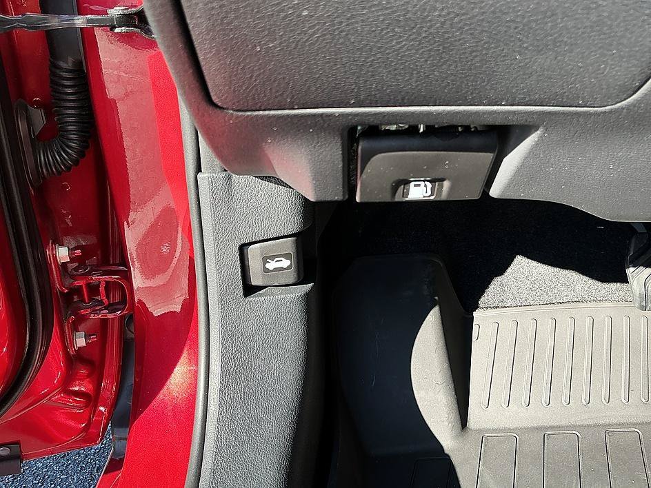 Used 2023 Scarlet Ember Tintcoat Nissan 2.5 SL image 14