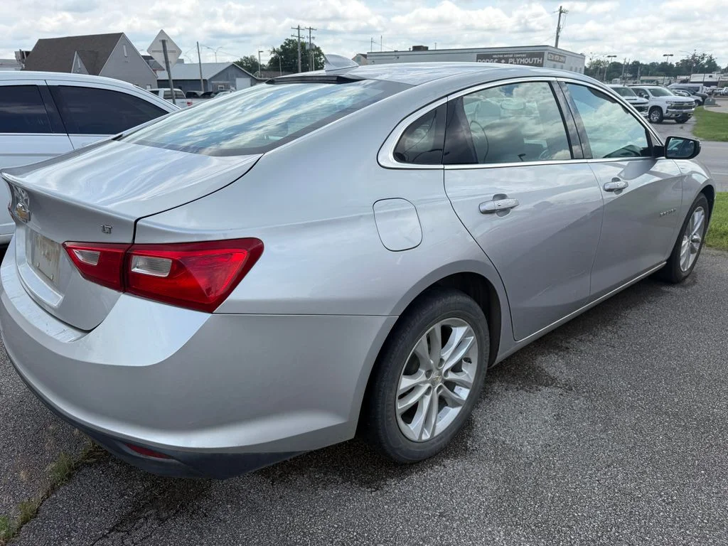 Used 2018 Silver Chevrolet LT image 7