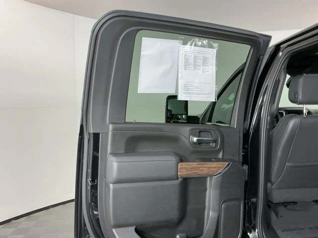Used 2022 Black Chevrolet High Country image 27