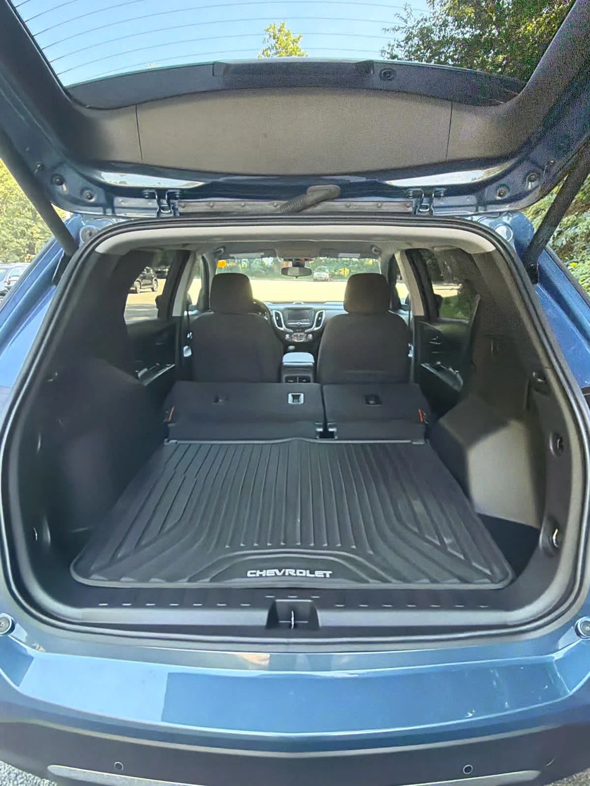 Used 2024 Lakeshore Blue Metallic Chevrolet LT image 14