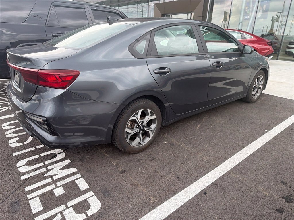 Used 2021 Gray Kia LXS image 4