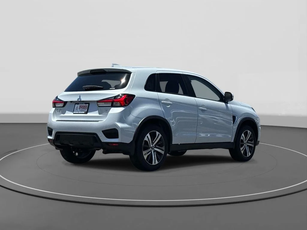 New 2026 White Diamond Mitsubishi 2.0 SE image 5