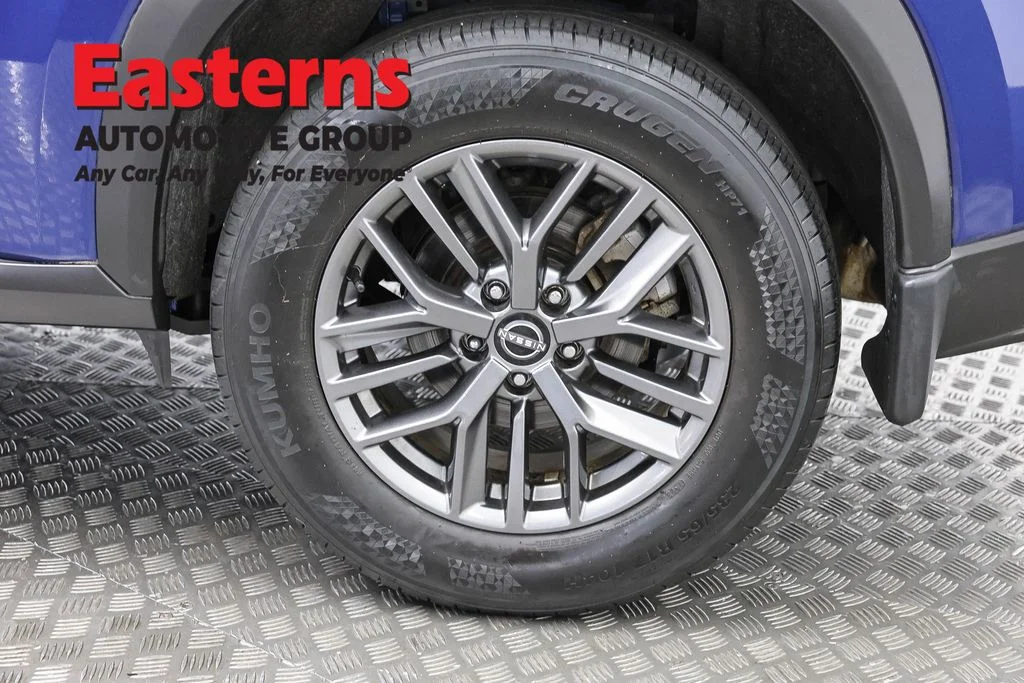 Used 2023 Blue Nissan S image 34