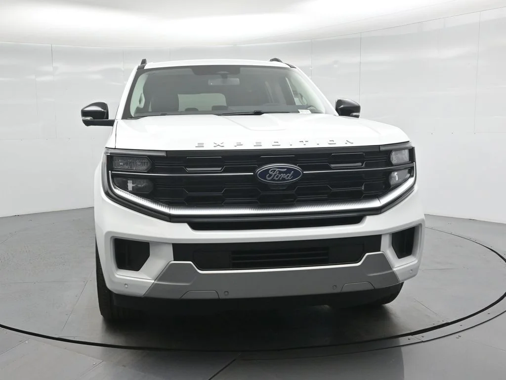 New 2025 Oxford White Ford Platinum image 54
