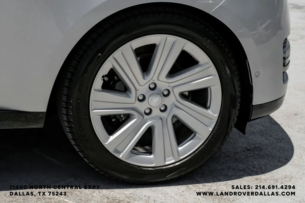 Used 2023 Hakuba Silver Metallic Land Rover SE image 56
