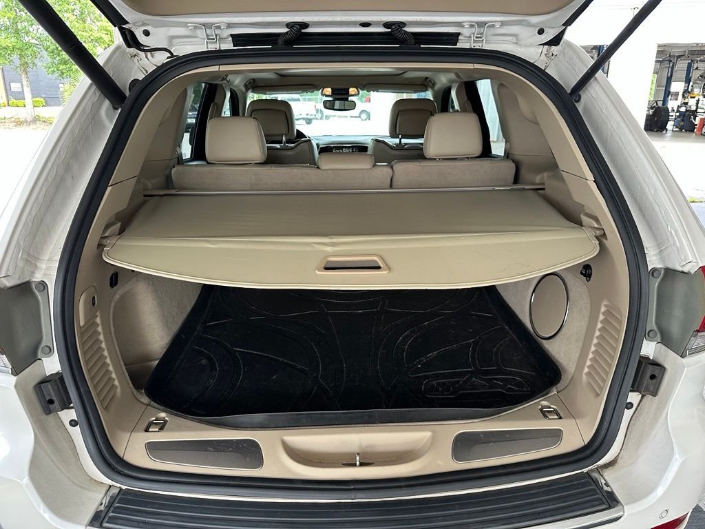 Used 2017 White Jeep Overland image 30