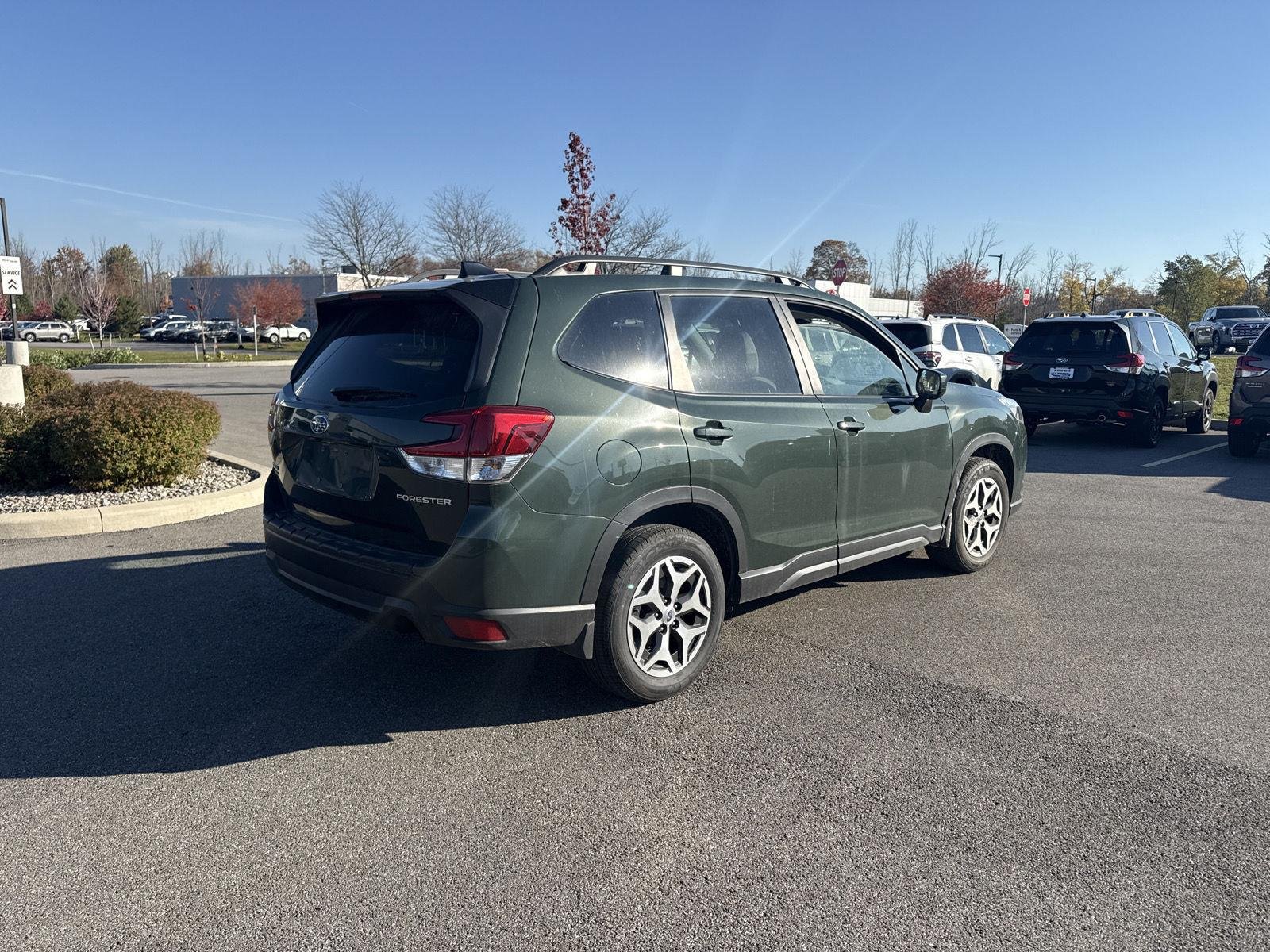 Used 2024 Cascade Green Silica Subaru Premium image 10