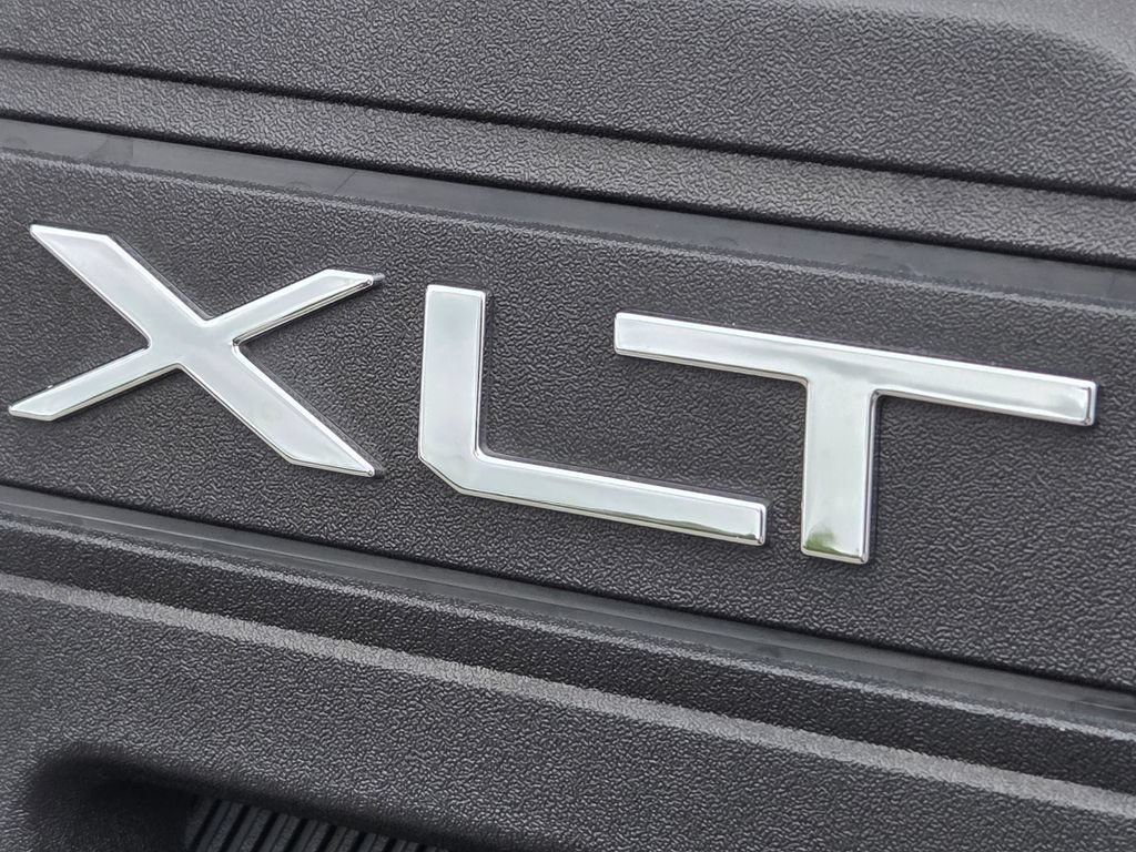 Used 2024 Oxford White Ford XLT image 21