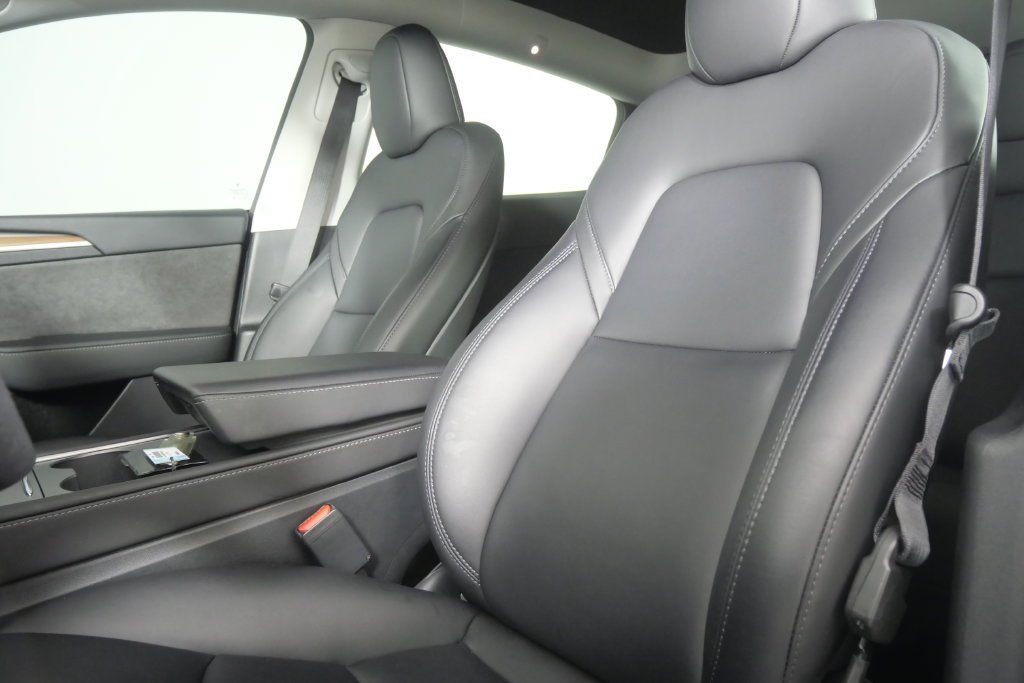 Used 2023  Tesla Performance image 12