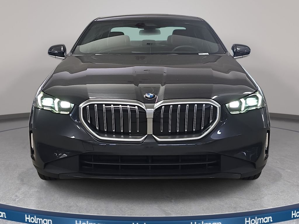 New 2027 Dark Graphite Metallic BMW 530i image 2