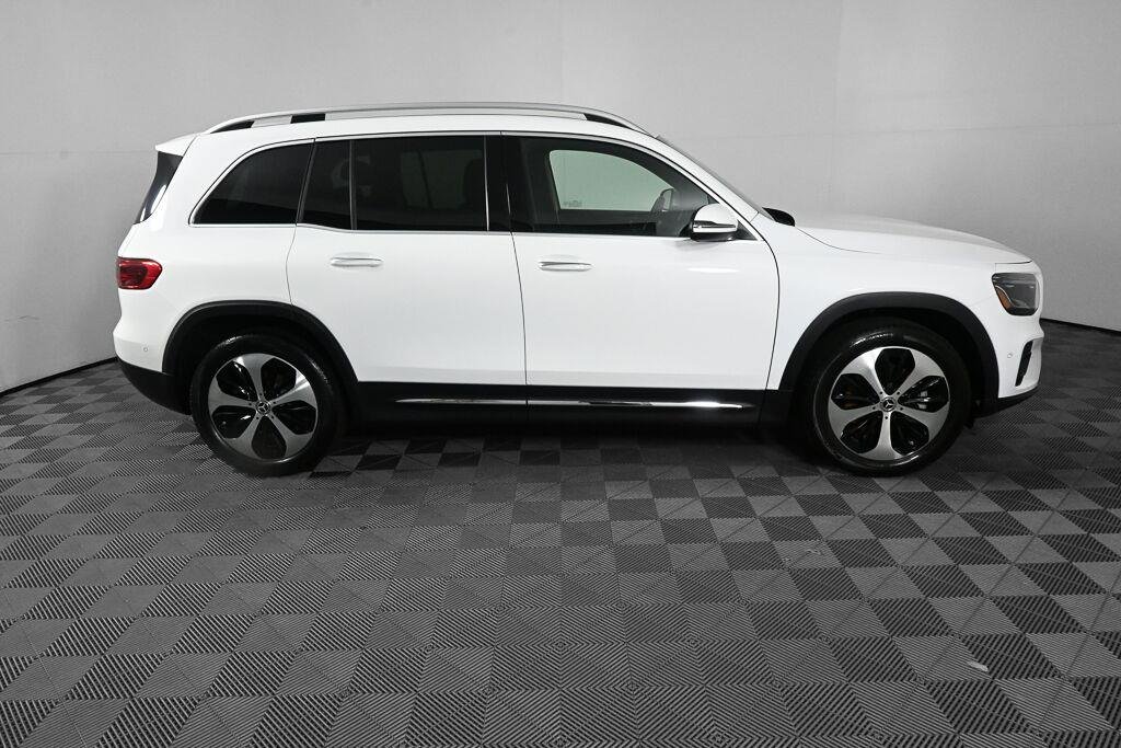 Used 2024 Polar White Mercedes-Benz GLB 250 image 25