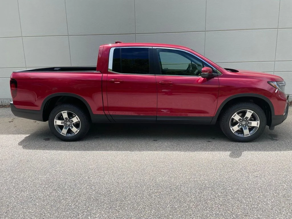 New 2026 Radiant Red Metallic II Honda RTL image 5