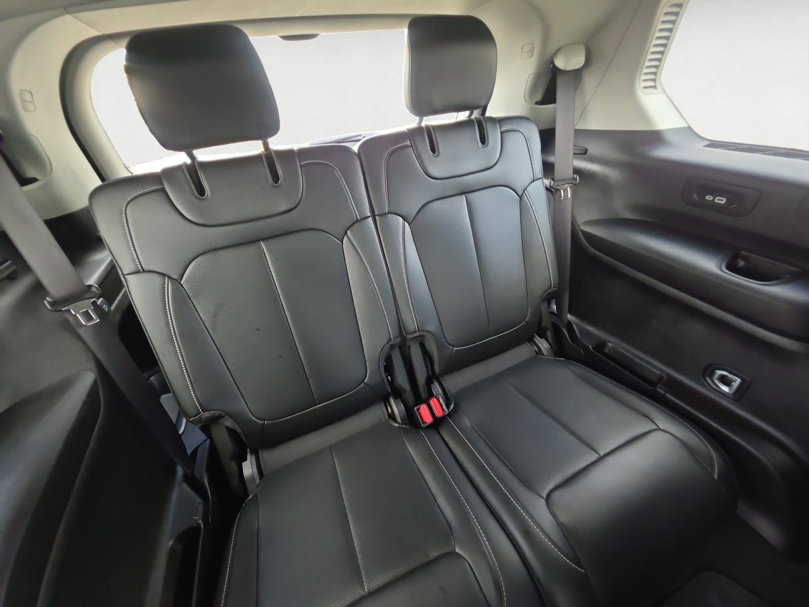Used 2024 Black Jeep Limited image 18