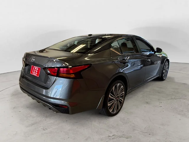 New 2026 Gray Nissan 2.5 SV image 5