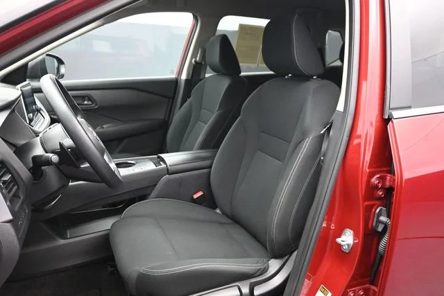 Used 2024 Red Nissan S image 5