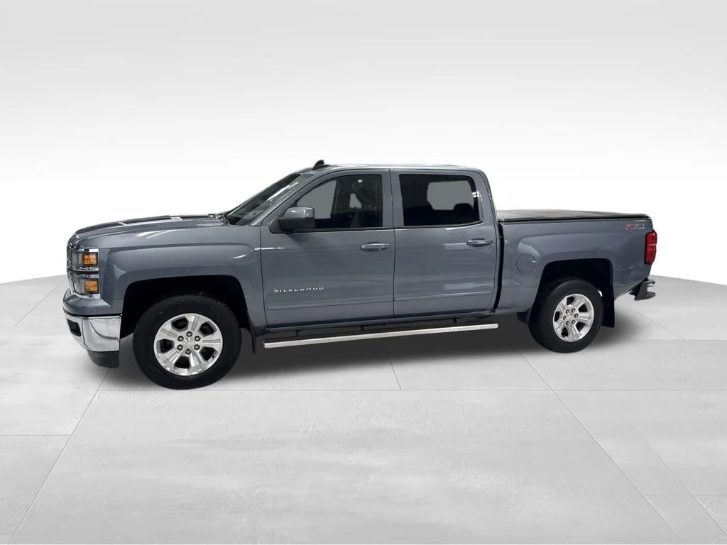 Used 2015 Gray Chevrolet LT image 2