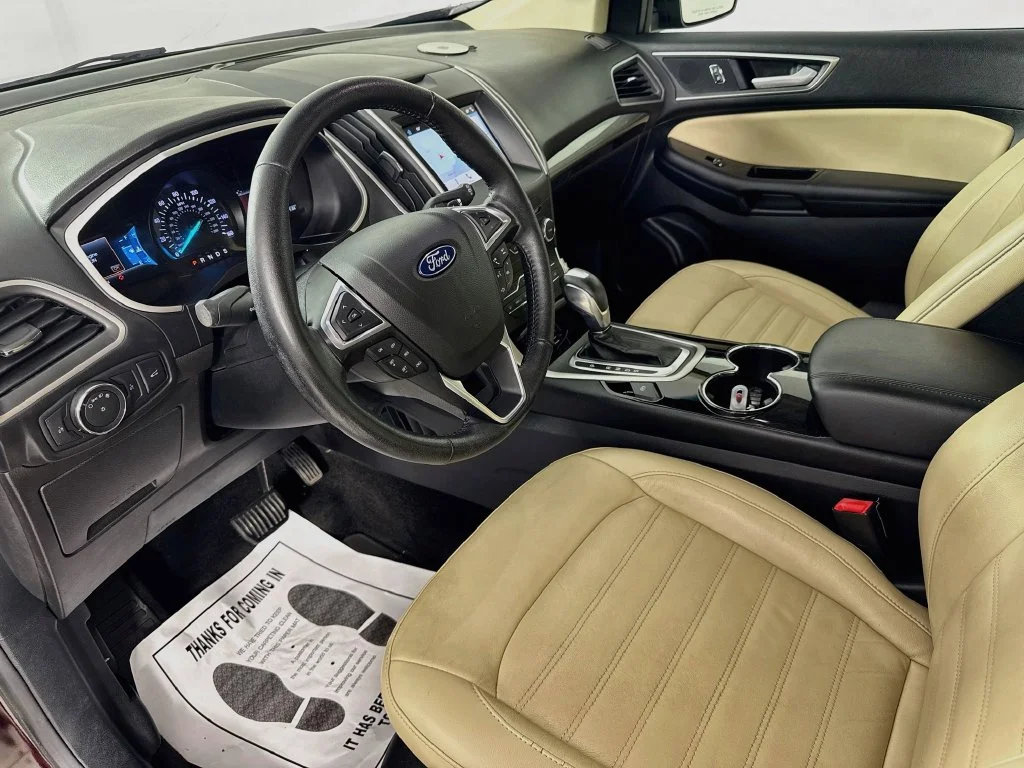 Used 2018 Red Ford SEL image 9