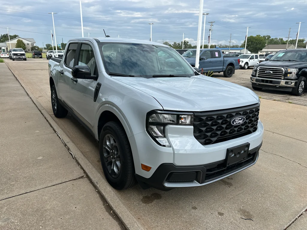 New 2026 Space White Metallic Ford XLT image 9