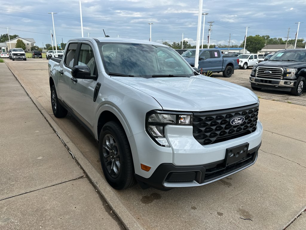 New 2026 Space White Metallic Ford XLT image 9