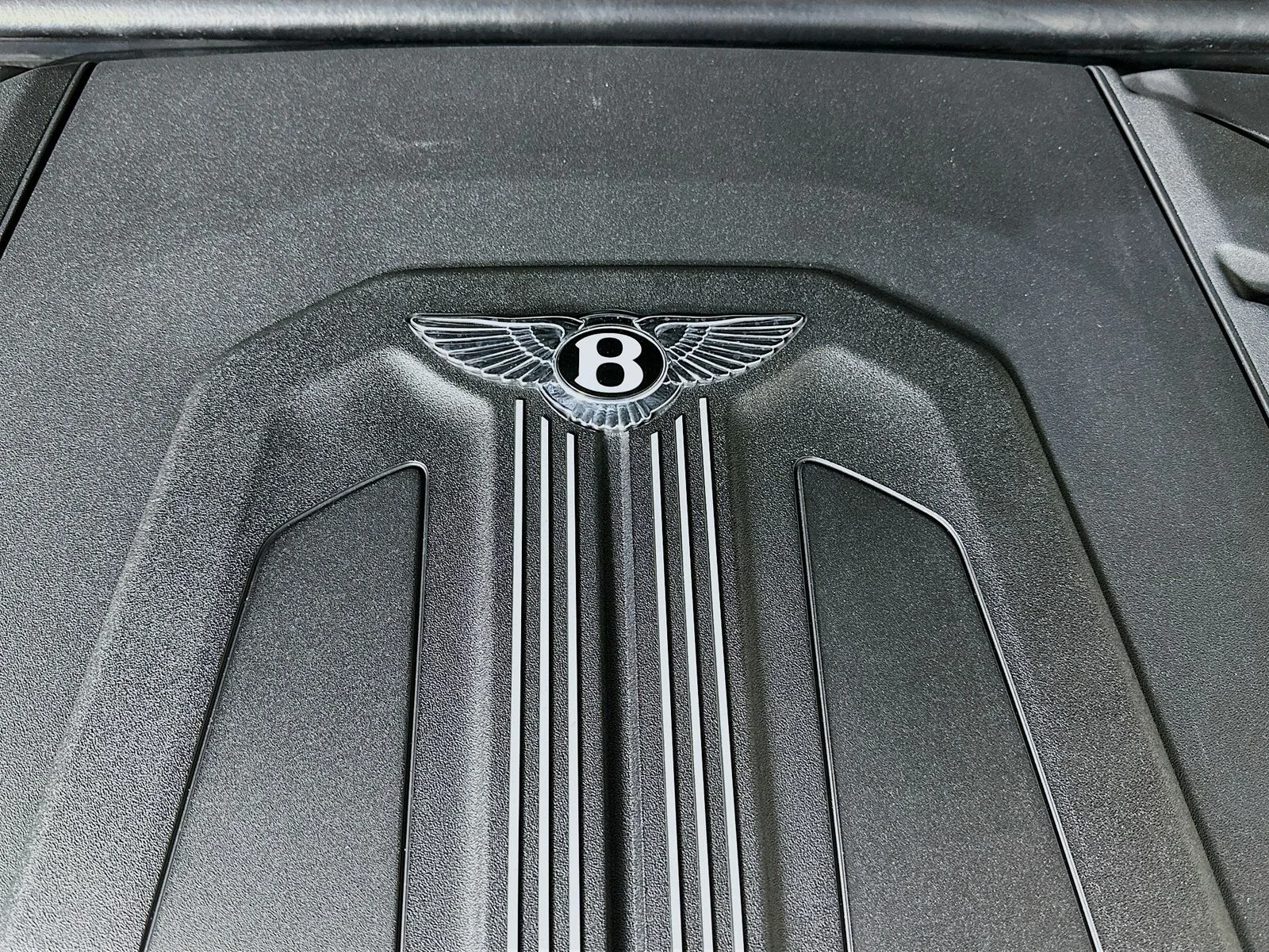 Used 2022 Black Bentley  image 48
